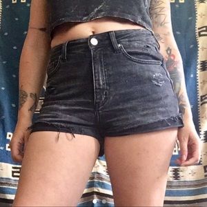 Short grey/black shorts